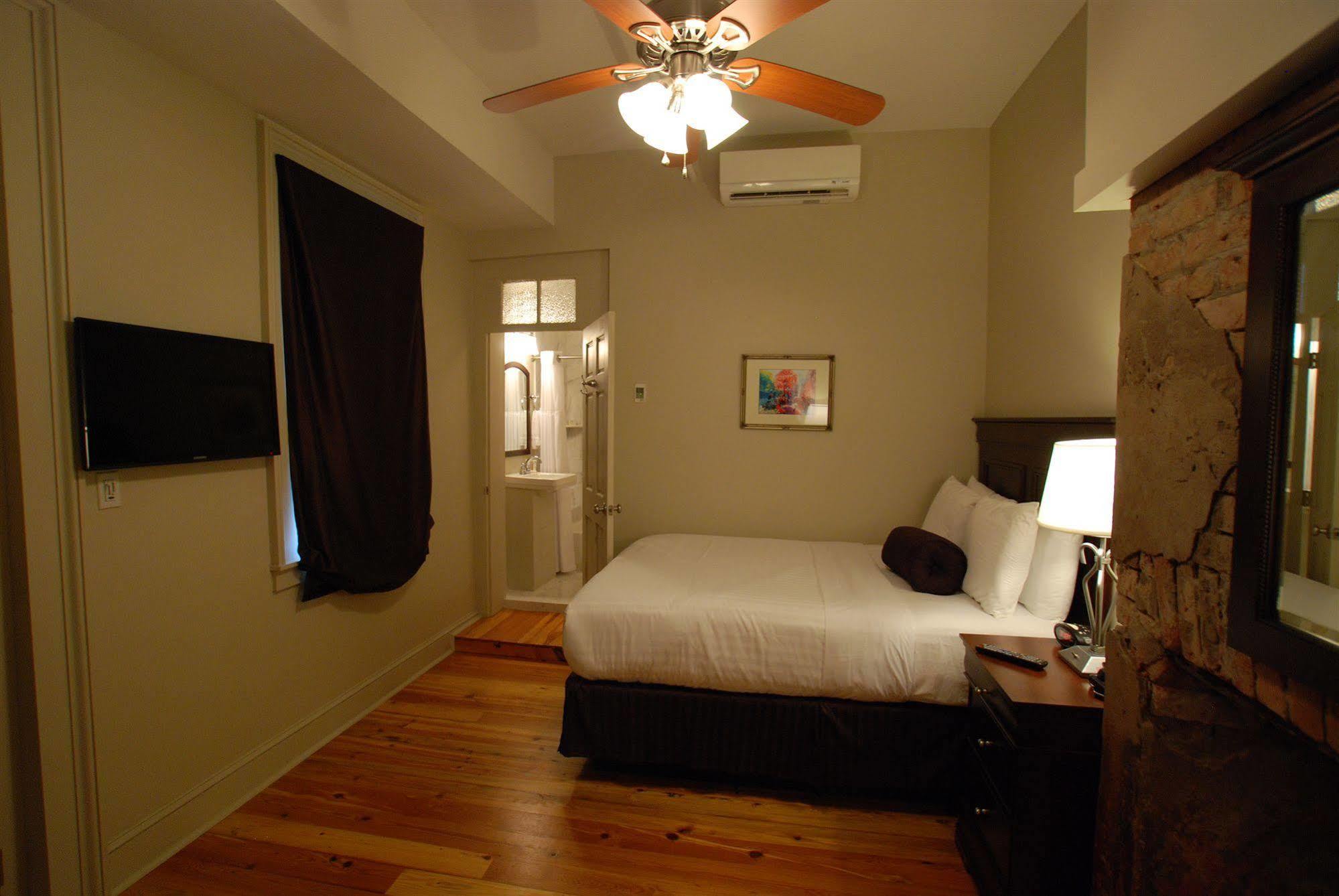 Inn On St. Ann, A French Quarter Guest Houses Property Новий Орлеан Екстер'єр фото